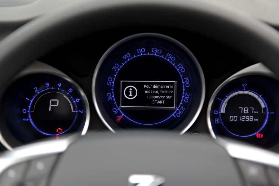Панель приборов DS 4 Crossback 2015 года  (фото 13 из 30)